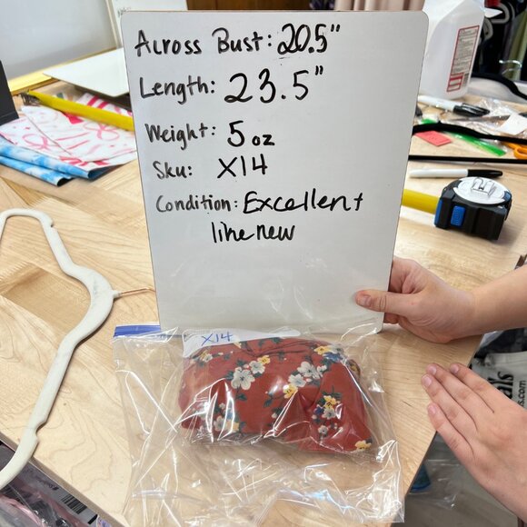 Sienna Sky Floral Wrap Top Rust Orange Red Size Large - Picture 10 of 11